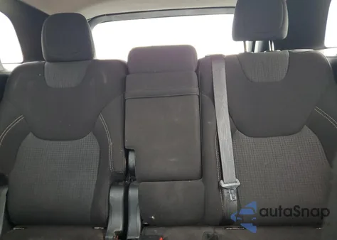 2017 Jeep Cherokee Latitude z USA, uszkodzony, nr VIN 1C4PJMCB4HW664861